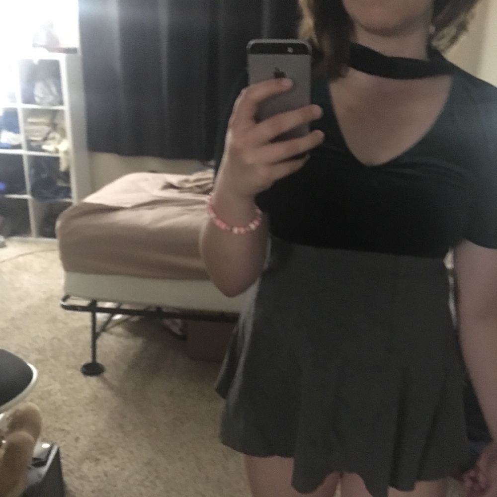 5 for $10 Emerald green velvet shirt with choker